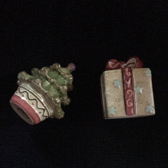 Pfaltzgraff Christmas Tree and Present salt and pepper shakers vintage - Picture 10 of 11